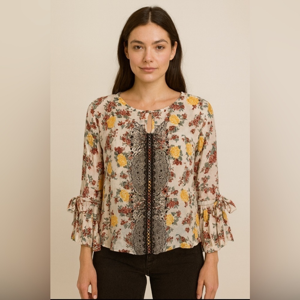 Moon River Crochet Lace Floral Print Bell Sleeve Women's Top. Size-Small
